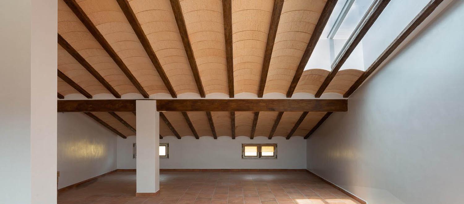 vigas-hormigon-imitacion-madera-revolton